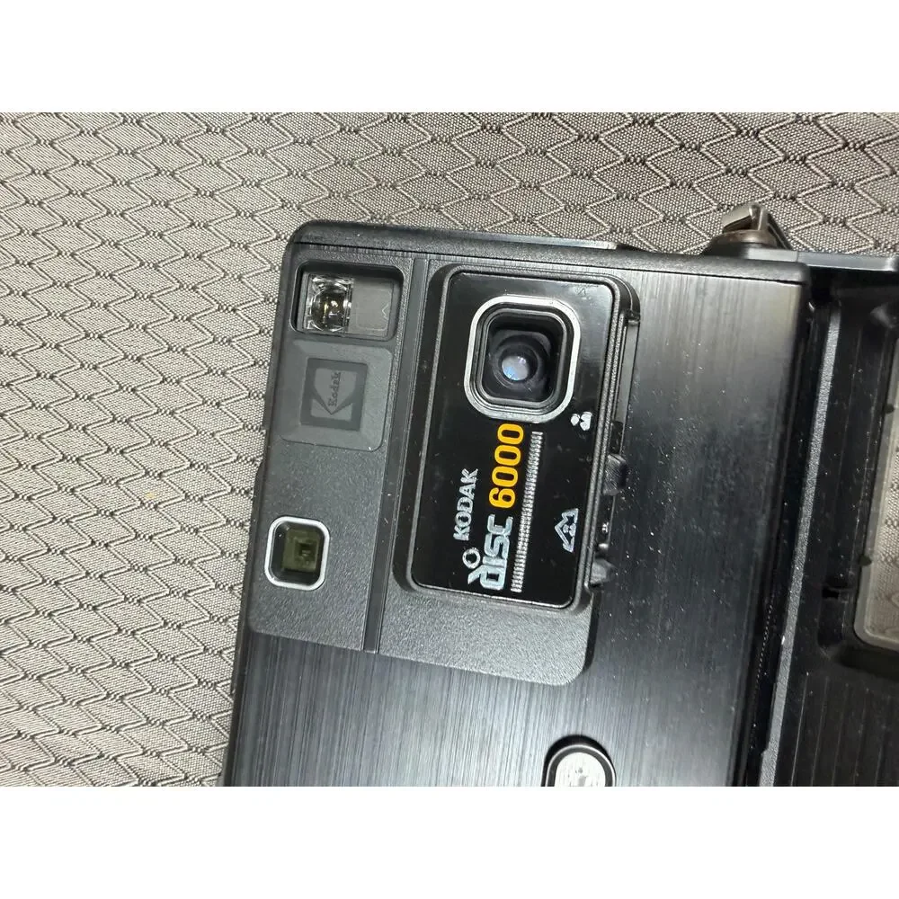 Vintage Kodak Disc 6000 Black Disc Film Camera Point Shoot Auto Flash USA 80s